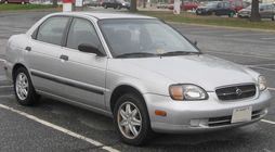 1999-2000 Suzuki Esteem sedan (US)