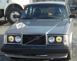 The Volvo 240 was Volvo's best-selling car from 1975 until 1982 ...
