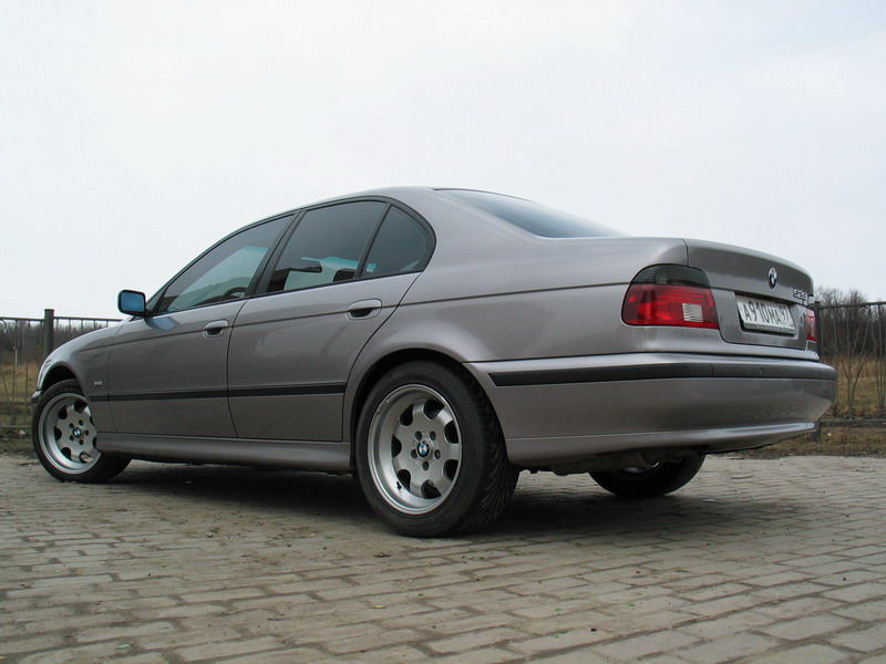 1999 BMW 528I