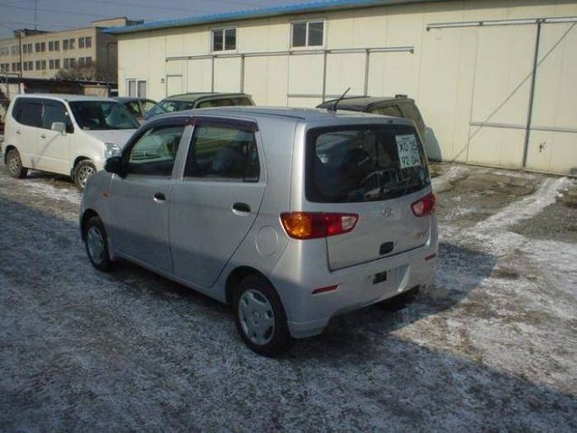 2002 Daihatsu Max