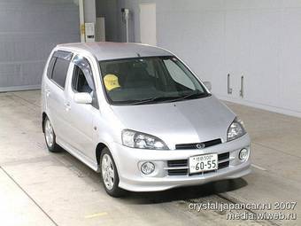 2003 Daihatsu YRV Pics