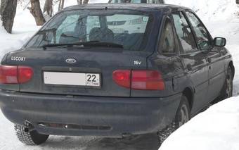 1998 Ford Escort Pictures