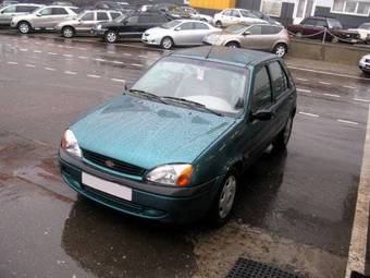 2000 Ford Fiesta Pictures