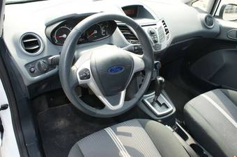 2010 Ford Fiesta Pictures