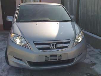2004 Honda Edix Images