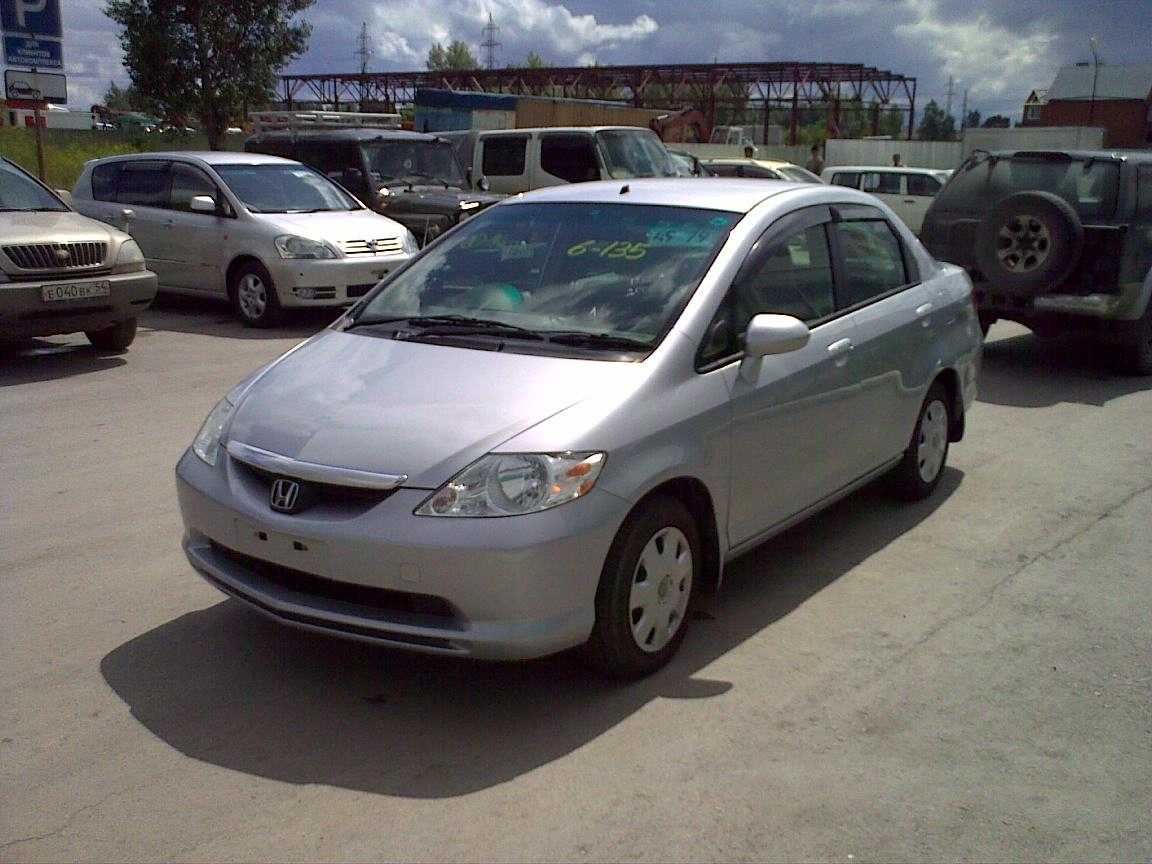 2004 Honda fit aria #2