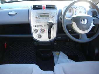 2005 Honda Life Pictures