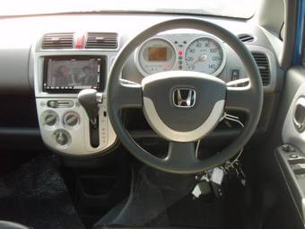 2005 Honda Life Photos