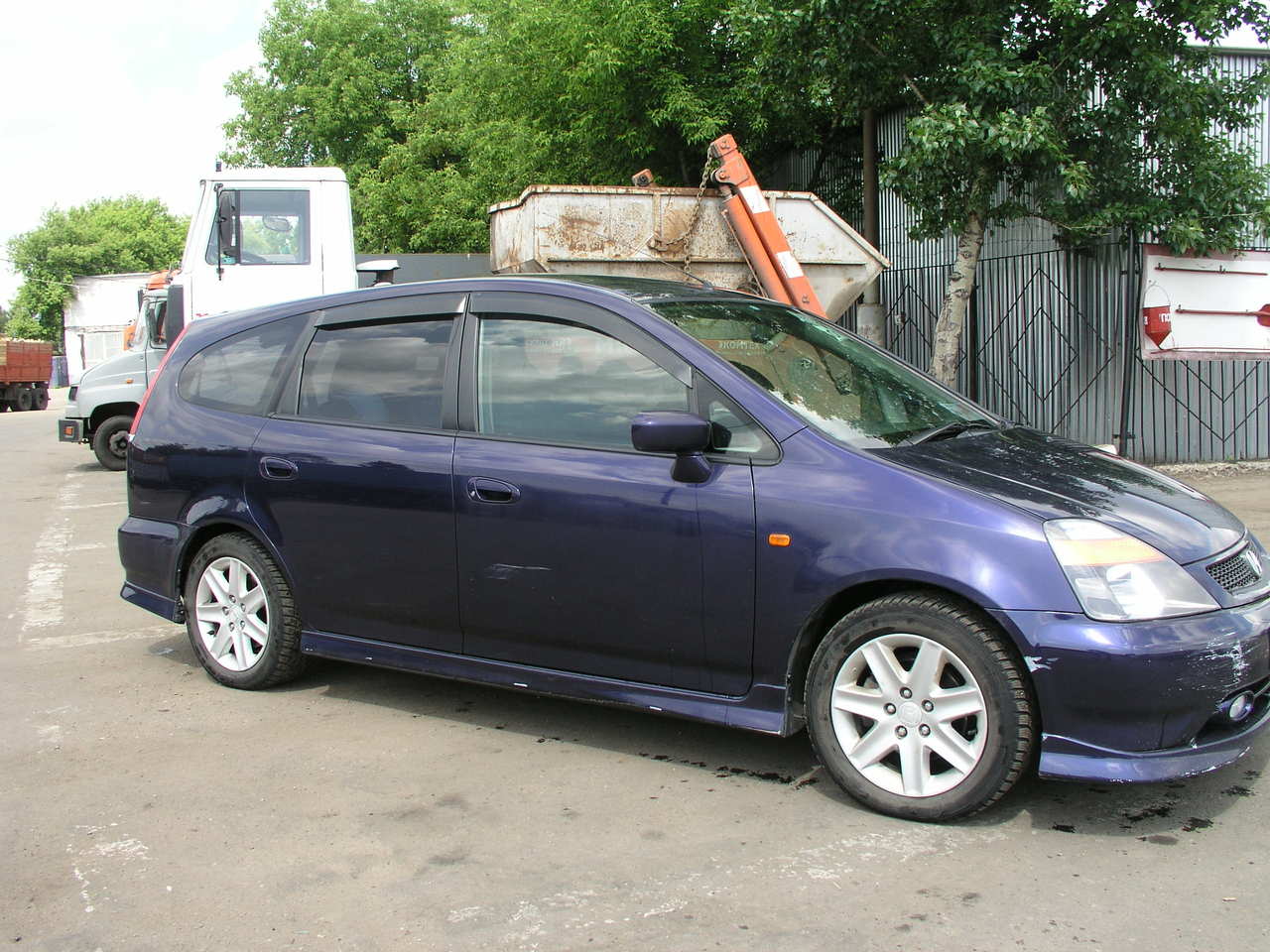 Review honda stream 2002