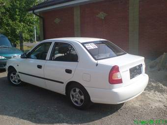 2003 Hyundai Accent Pictures