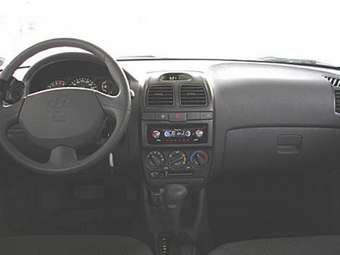 2007 Hyundai Accent Photos