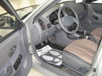 2007 Hyundai Accent Photos