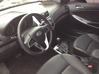 2011 Hyundai Accent Pics