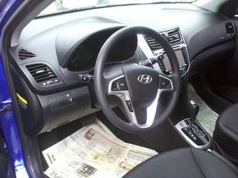 2011 Hyundai Accent Photos