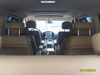 2010 Hyundai Grand Starex Pics