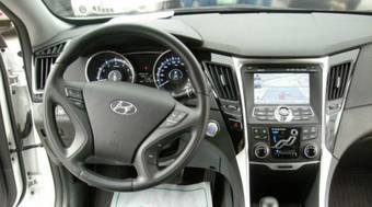 2011 Hyundai Sonata Pictures