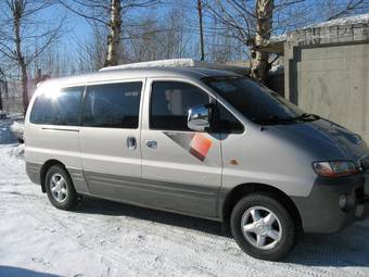 2002 Hyundai Starex Pics