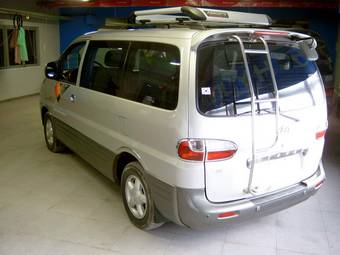 2002 Hyundai Starex Photos