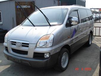 2004 Hyundai Starex Pics