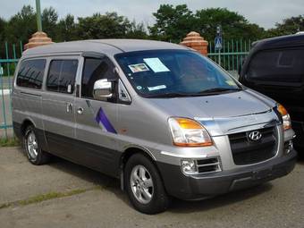 2004 Hyundai Starex Photos