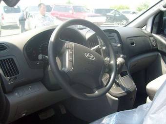 2008 Hyundai Starex Images
