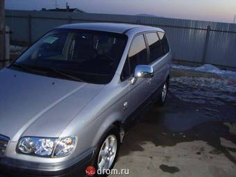 2005 Hyundai Trajet Photos