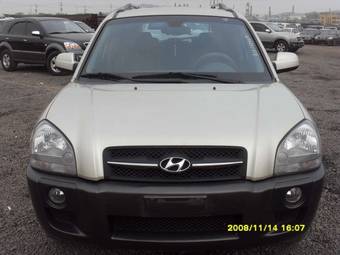 2005 Hyundai Tuscani Pictures