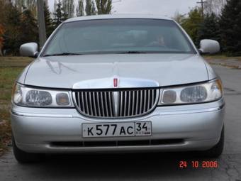 1999 Lincoln Town Car Pictures