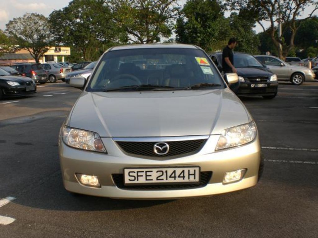 2004 Mazda 323