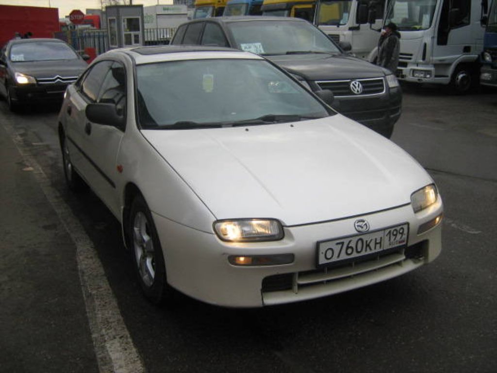 1995 Mazda 323F