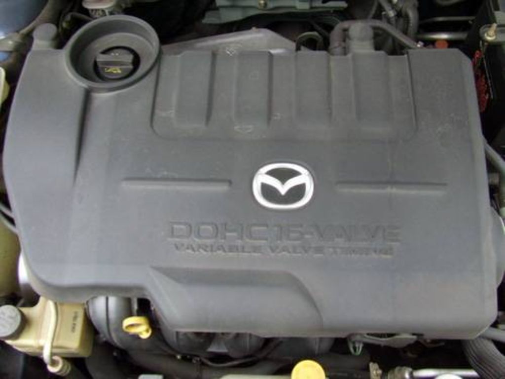 2004 Mazda Atenza