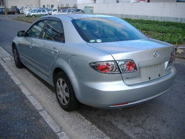 2005 Mazda Atenza