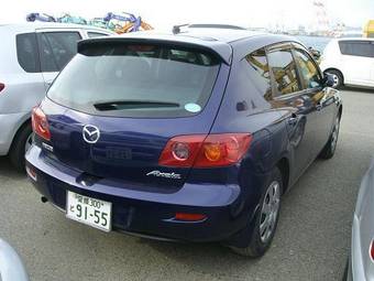 2004 Mazda Axela Pics