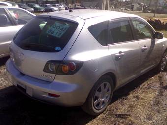 2005 Mazda Axela Photos