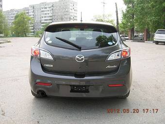 2010 Mazda Axela Images