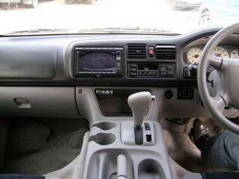 2003 Mazda Bongo Friendee Pictures