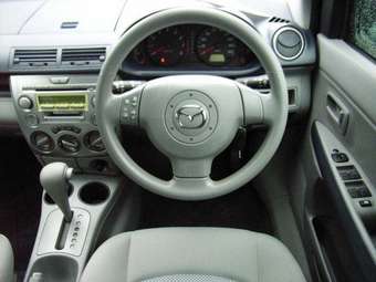 2002 Mazda Demio Images