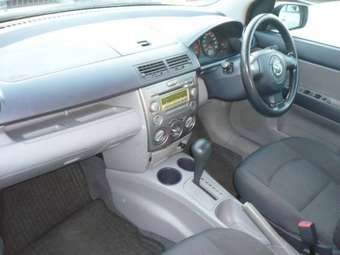 2004 Mazda Demio Photos