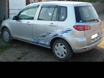 2004 Mazda Demio Wallpapers
