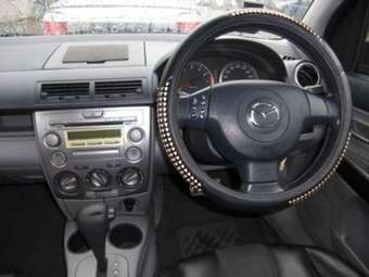2005 Mazda Demio Pics