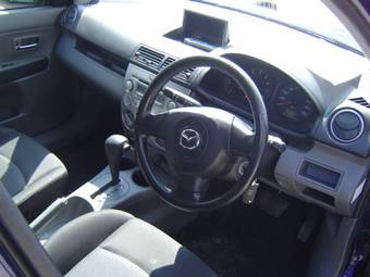 2005 Mazda Demio Images