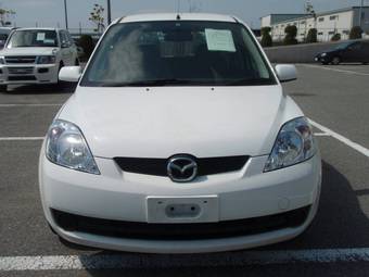 2005 Mazda Demio Pictures