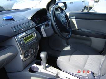 2005 Mazda Demio Pics
