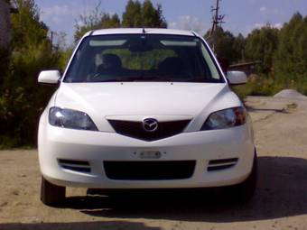 2005 Mazda Demio Pictures