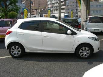 2007 Mazda Demio Images