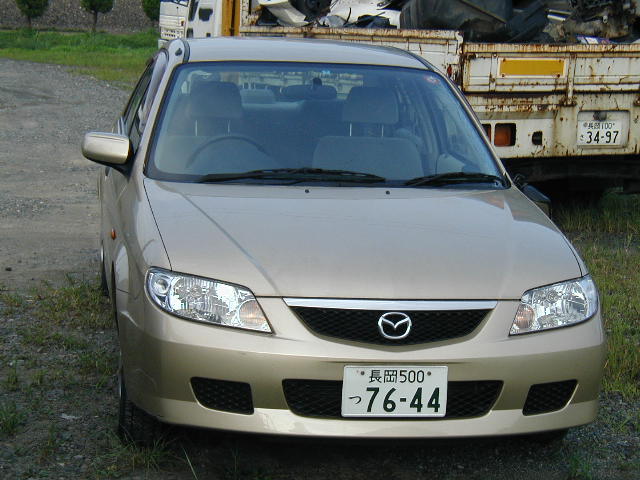 2002 Mazda Familia Photos