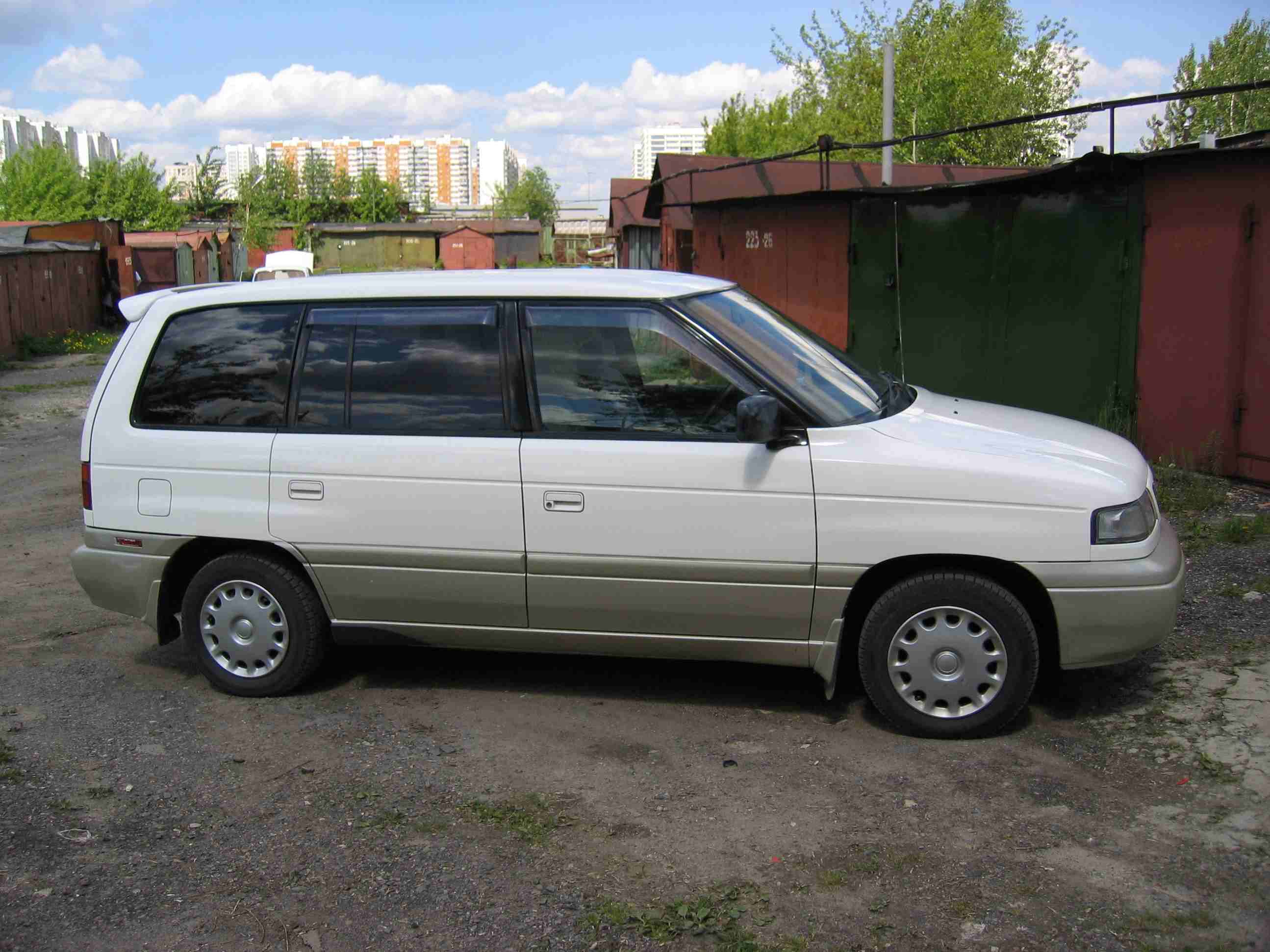 1998 Mazda MPV