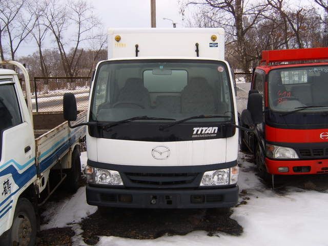 2001 Mazda Titan
