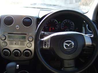 2005 Mazda Verisa Pics
