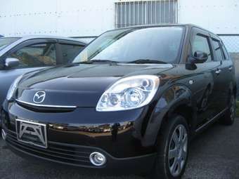 2005 Mazda Verisa Photos